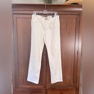 NWOT Embroidered off white jeans